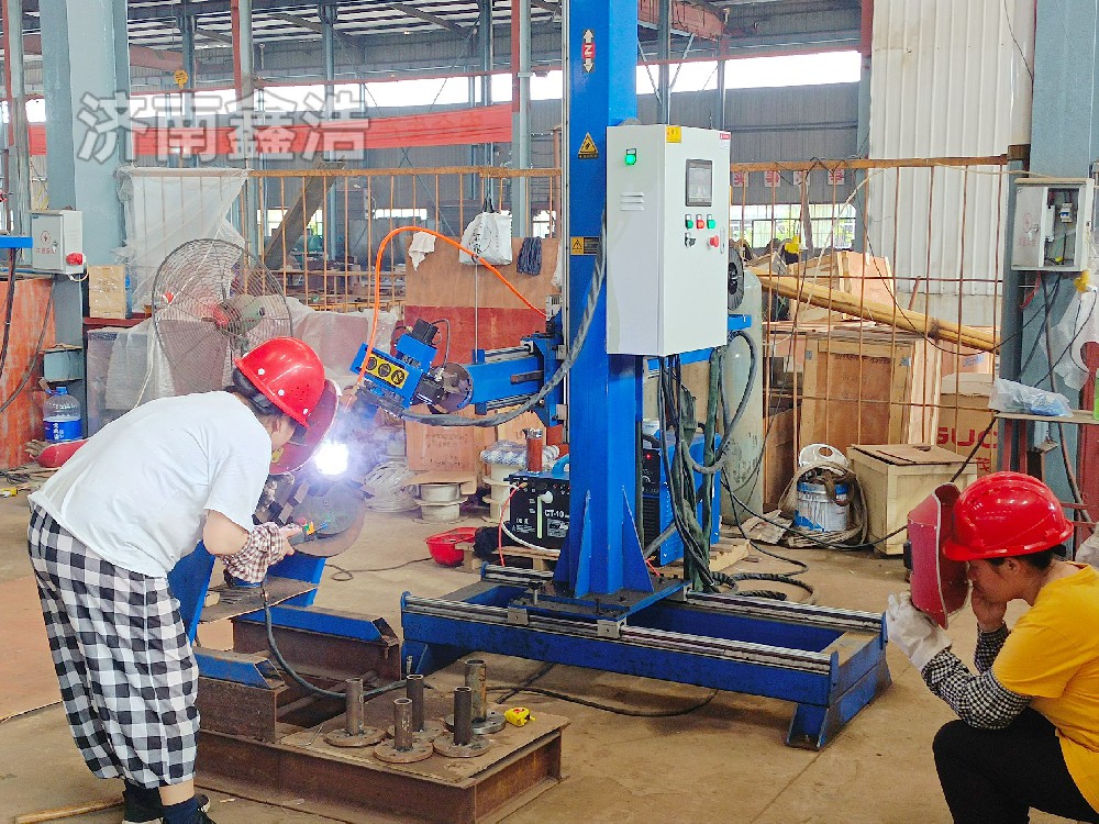 江西法蘭環(huán)縫焊接，鑫浩焊接操作機(jī)調(diào)試